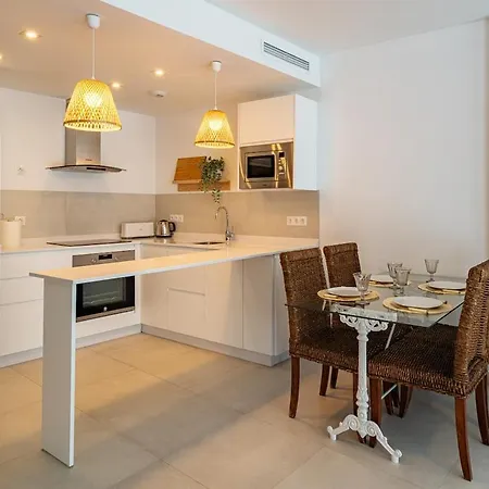 Atico Con Gran Terraza Privada Cerca De La Playa נרחה