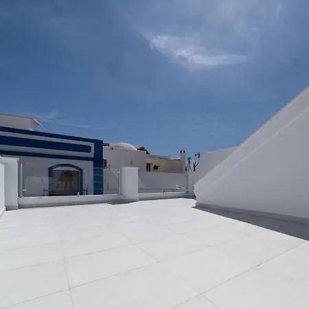 Atico Con Gran Terraza Privada Cerca De La Playa ネルハ