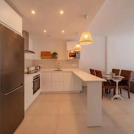 Atico Con Gran Terraza Privada Cerca De La Playa 公寓 *