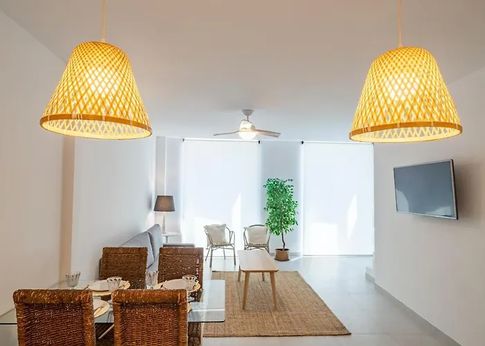 Atico Con Gran Terraza Privada Cerca De La Playa